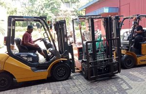 Read more about the article Tips Memilih Forklift Bekas yang Masih Layak Pakai dan Berkualitas